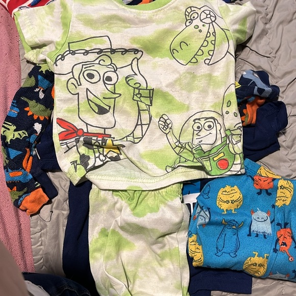 Pajamas 3T boys read description - Picture 4 of 6